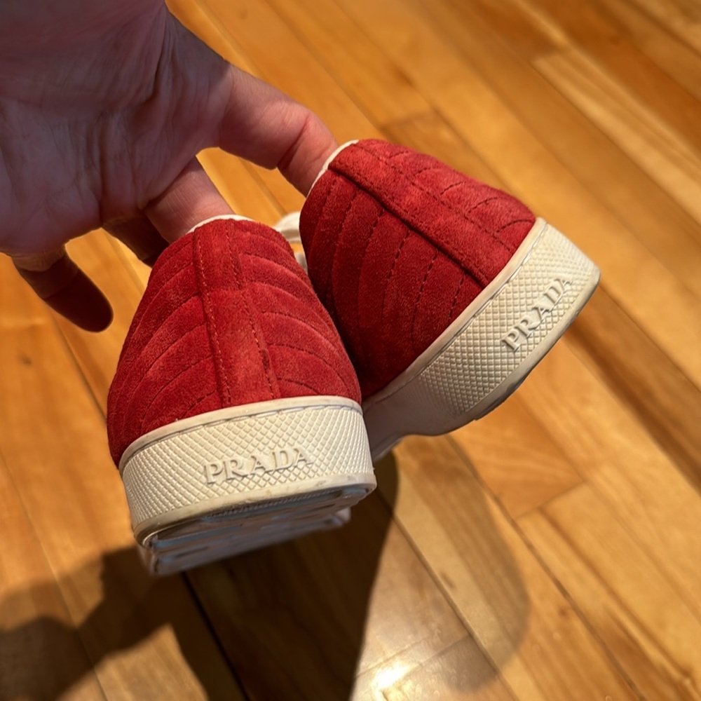 Prada Programme red suede quilted/channeled lace up low top sneakers 37 1/2 - Picture 3 of 11